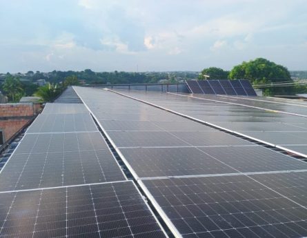 Locação de equipamentos e energia com empilhadeira para operações industriais